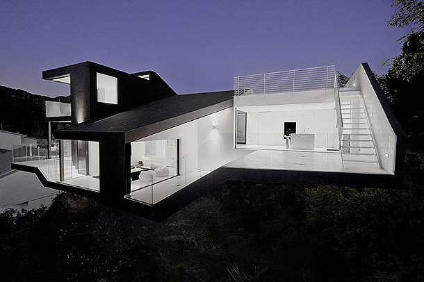 unique home in the Hollywood Hills