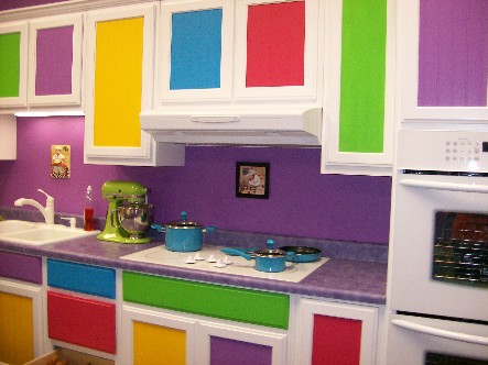 Rainbow kitchen design photo 