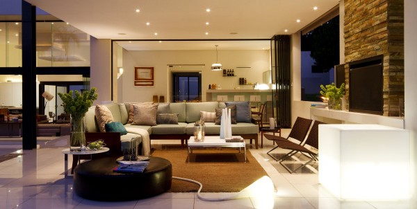 Living Room Decorating at  Mosi House Remodel by Nico van der Meulen