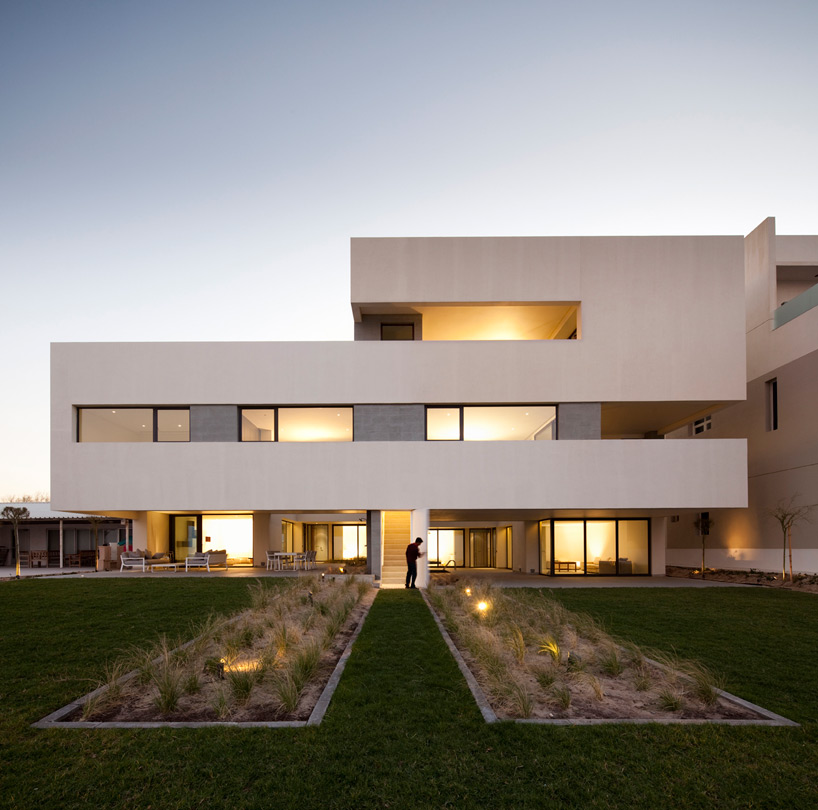Contemporary S Cube Chalet in Kuwait by AGi Architects