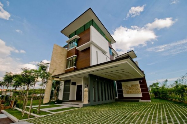 Complete View of Lot 18 House